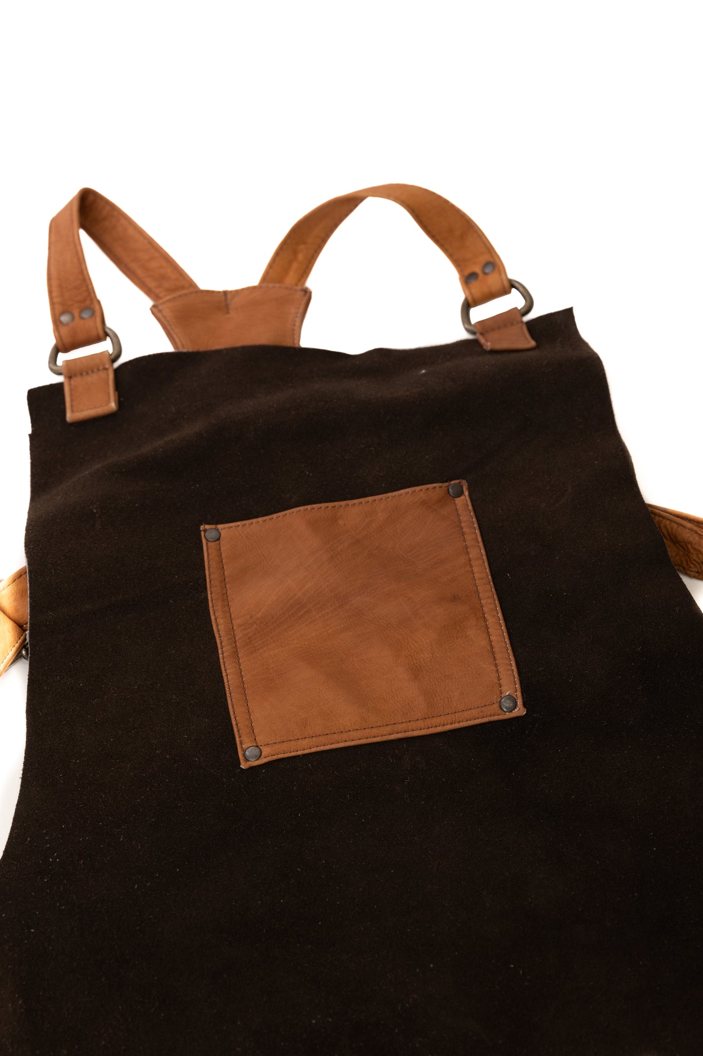 LEATHER APRON WITH POCKETS IN BROWN