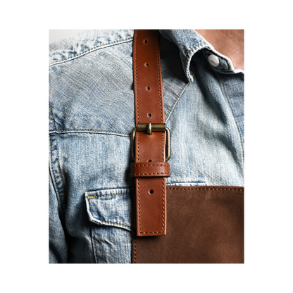 LEATHER APRON WITH POCKETS IN BROWN