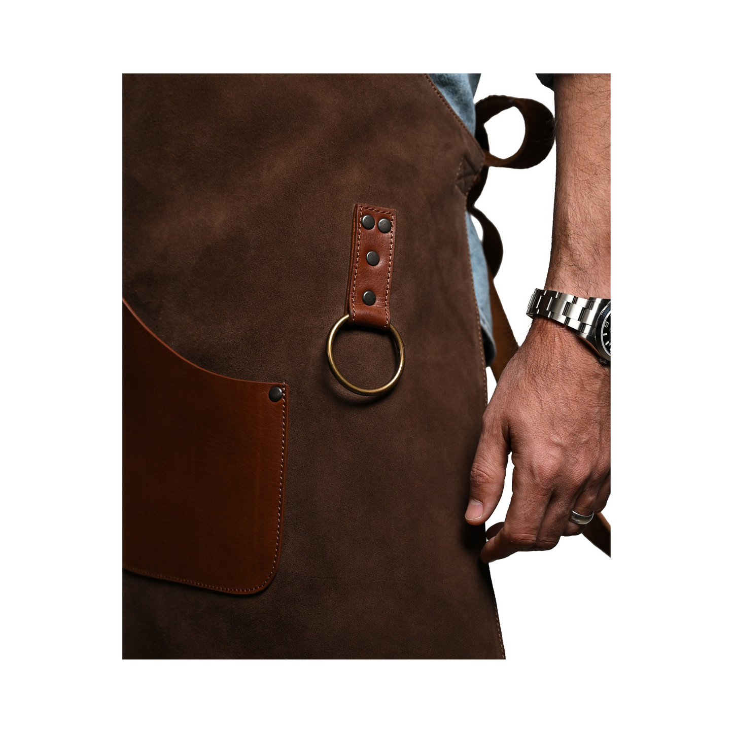 LEATHER APRON WITH POCKETS IN BROWN